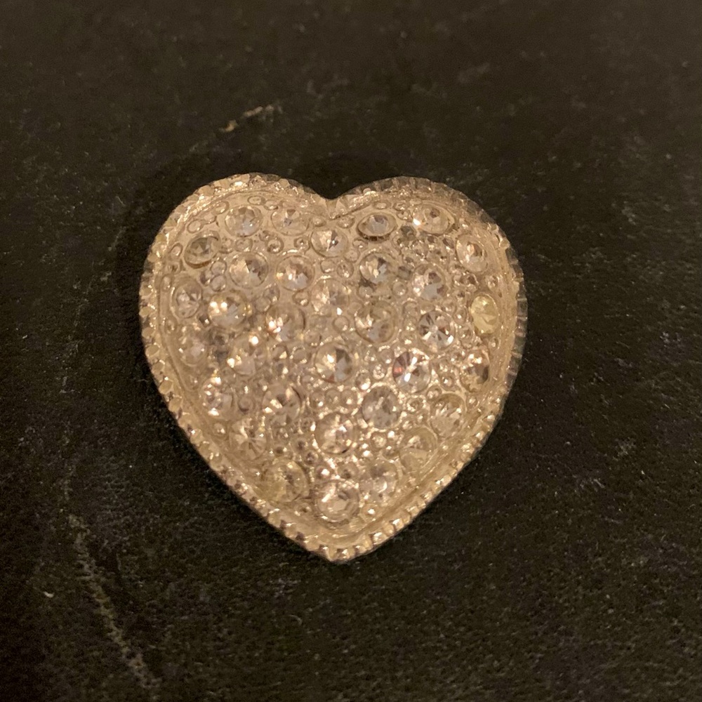80s Vintage large 🤍 heart 💎rhinestone pin